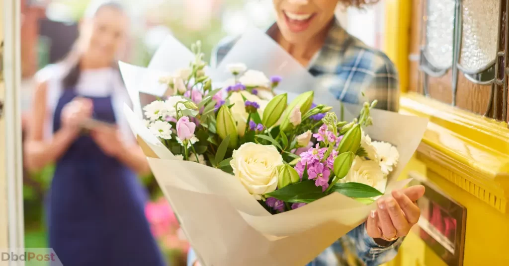 feature image - flower delivery in dubai - delivering flower