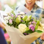 feature image - flower delivery in dubai - delivering flower