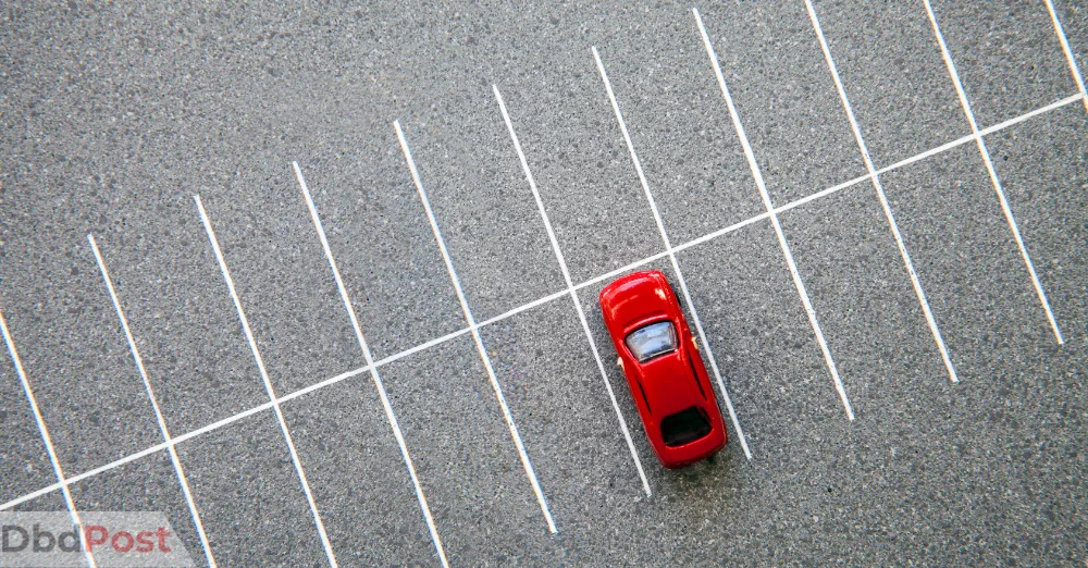 inarticle image-free parking in dubai-empty parking lot