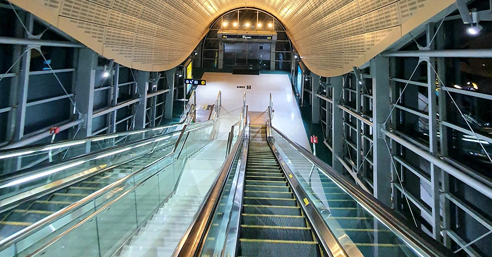 inarticle image-al nahda metro station-escalator
