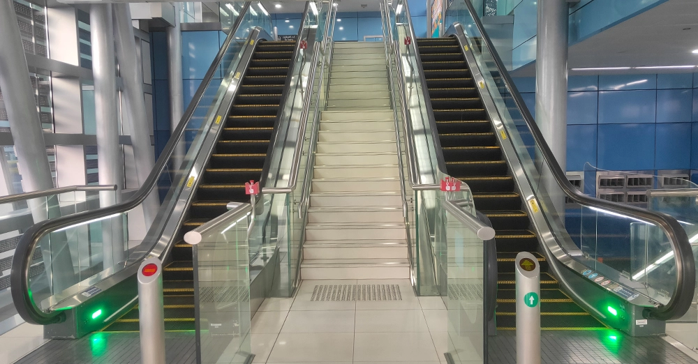 inarticle image-al safa metro station-stairs and escalators