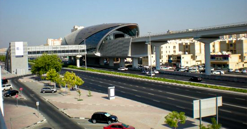 inarticle image-centrepoint metro station-car parking