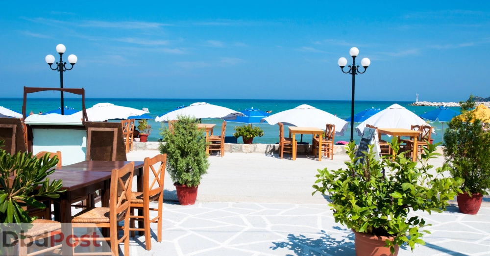inarticle image-corniche beach-Restaurants near Corniche beach