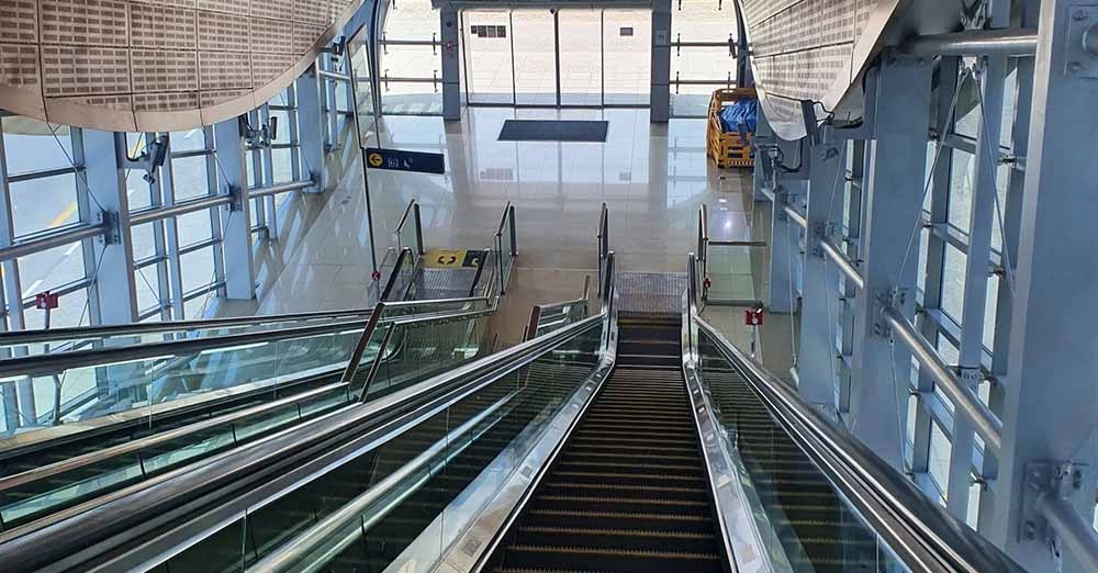inarticle image-creek metro station-escalator