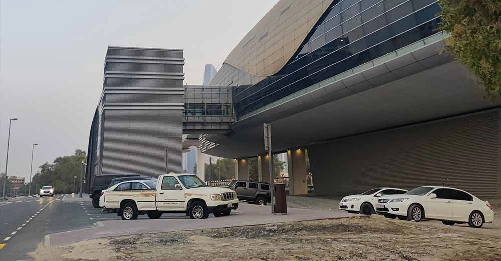 inarticle image-creek metro station-parking area