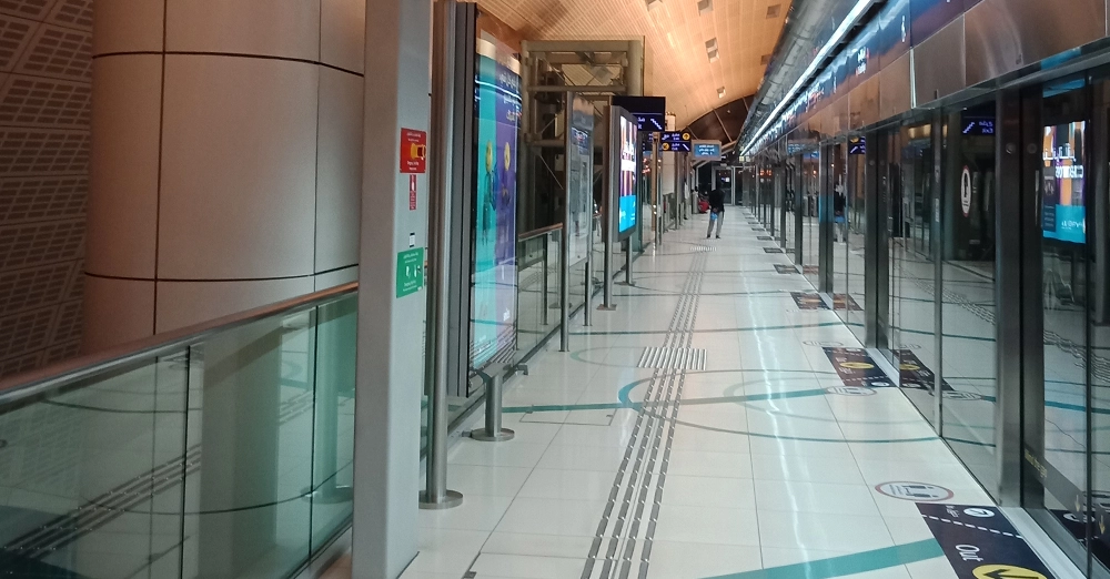 inarticle image-danuve metro station-platform