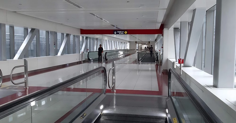 inarticle image-emirates tower metro station-travelator
