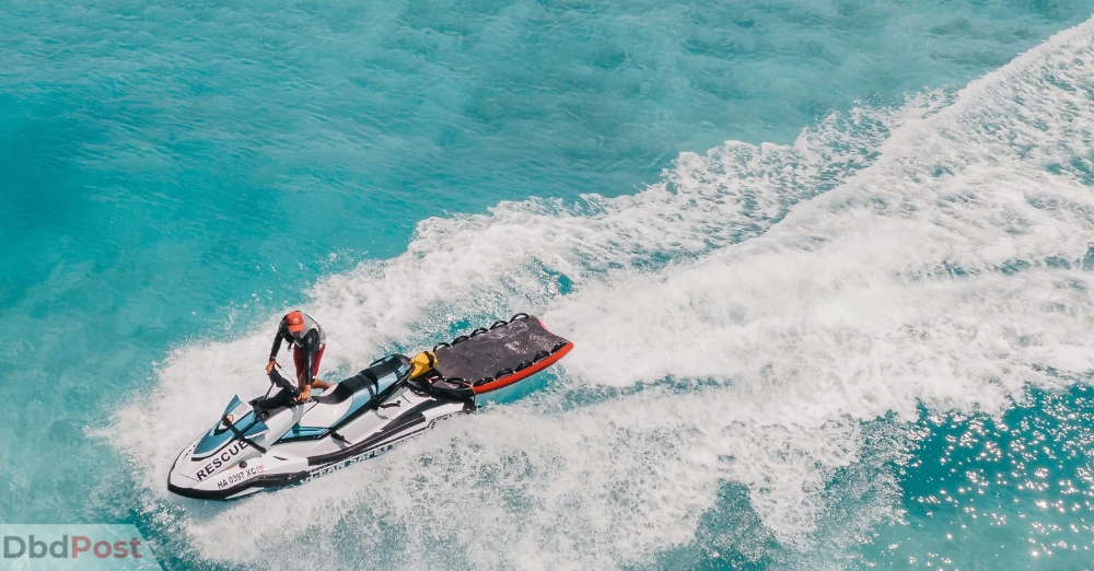 inarticle image-jumairah beach-Self boat ride