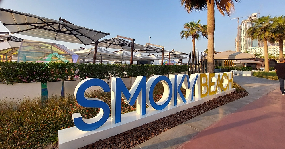 inarticle image-smoky beach-about smoky beach