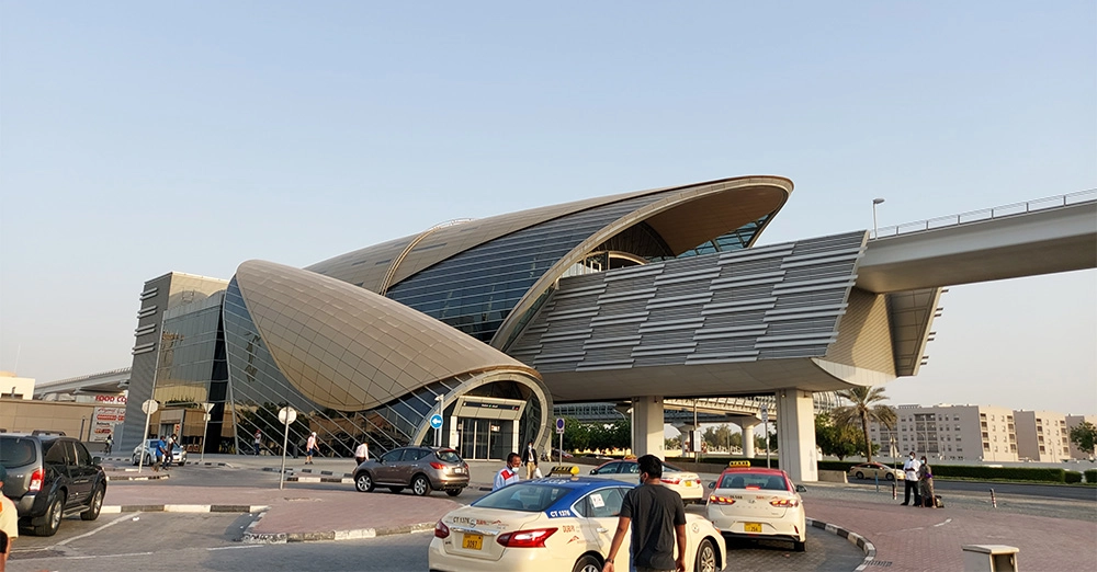 inarticle image-stadium metro station-station (3)