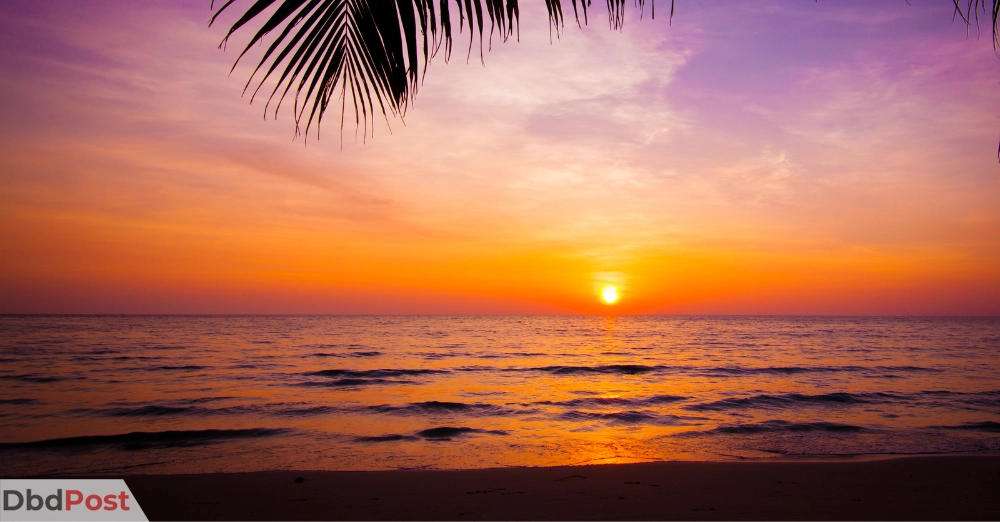 inarticle image-fujairah beach-evening beach