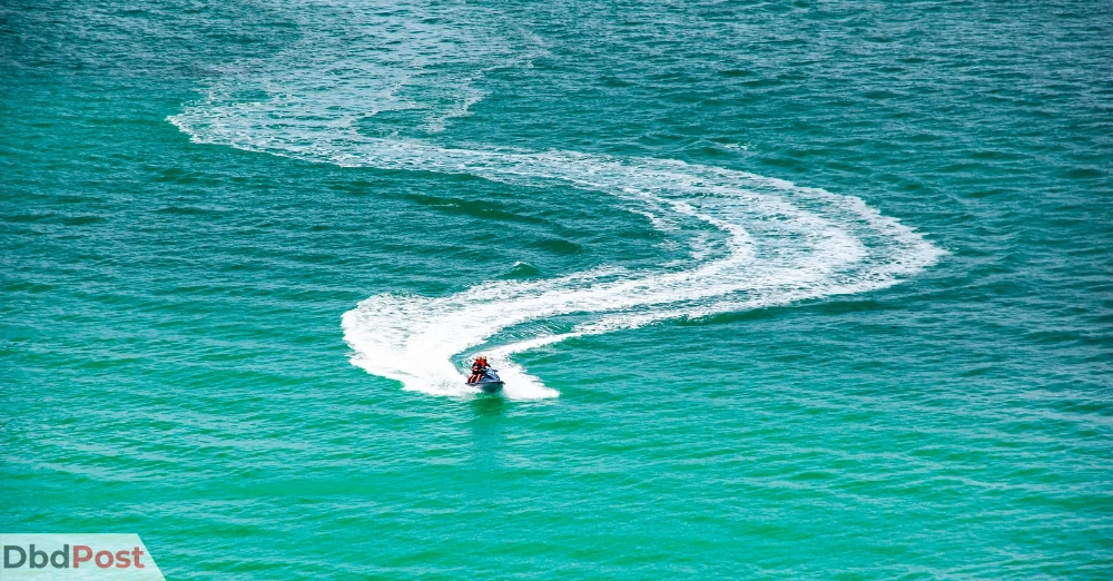 inarticle image-mirfa beach-jet skiing