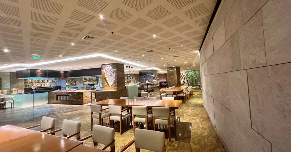 inarticle image-burj khalifa restaurant-kitchen6