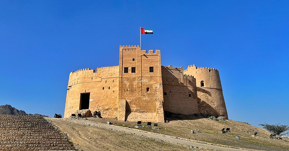 inarticle image-khorfakkan beach-Fujairah fort