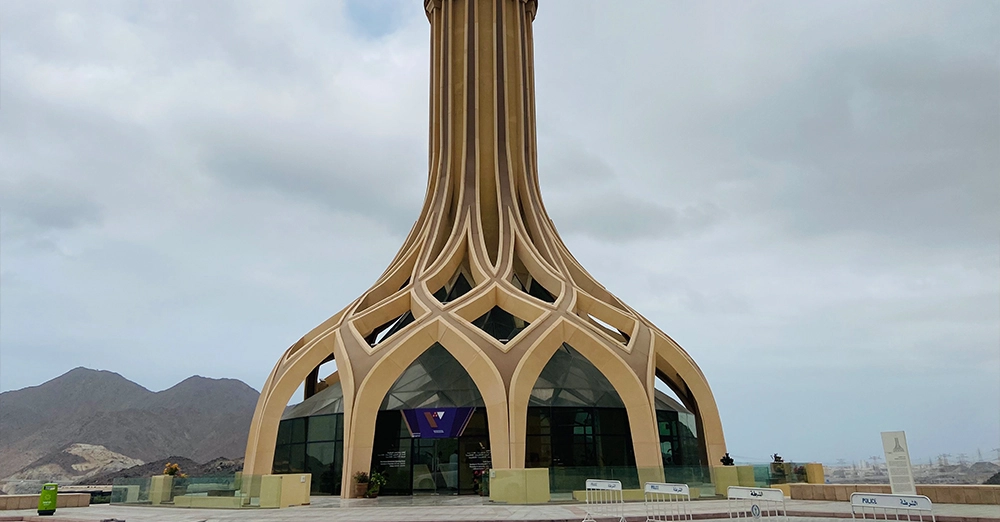 inarticle image-khorfakkan beach-Resistance Monument