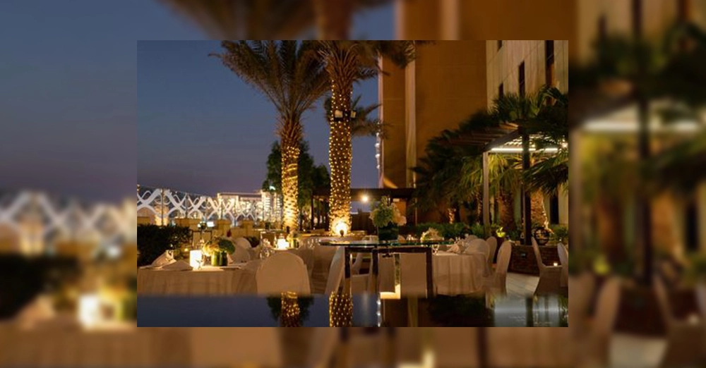 inarticle image-marina beach-Horizon Restaurant Amwaj Rotana Hotel & Resort