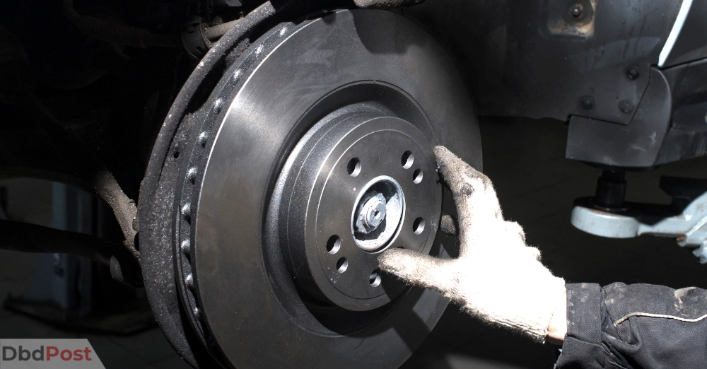 inarticle image-brake fluid change cost-Signs that indicate brake fluid needs to be changed
