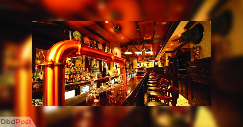 inarticle image-pubs in dubai-Long's Bar & Restaurant - Longest bar in the Middle East